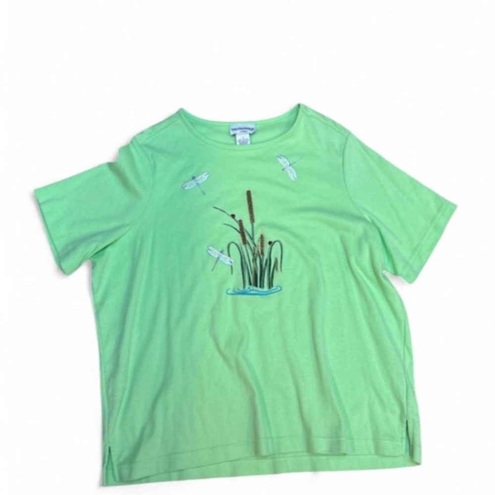 1X Lime Green Dragonfly Embroidered Tee Cottagecore Grandmacore Top